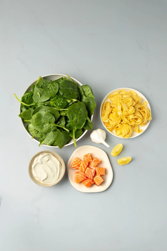 Pâtes au saumon, épinards et crème légère