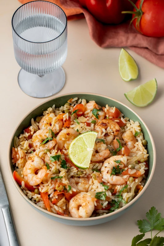 Riz aux crevettes et légumes façon wok
