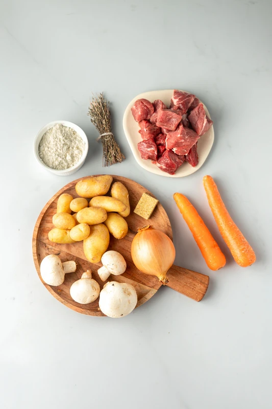 Mijoté de bœuf aux carottes, pommes de terre et champignons